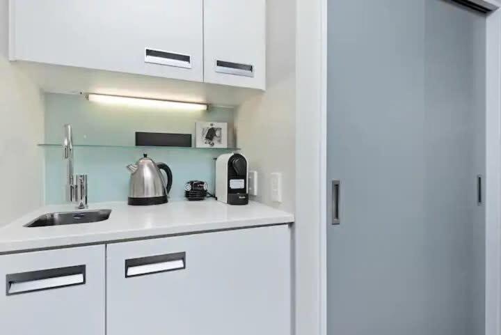 Luxury Lakeview 2 Bedroom Apartment Queenstown Bagian luar foto