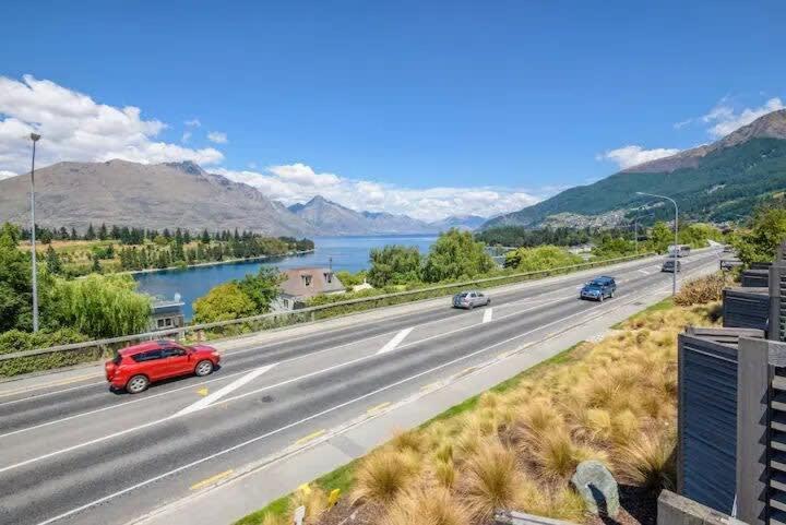 Luxury Lakeview 2 Bedroom Apartment Queenstown Bagian luar foto