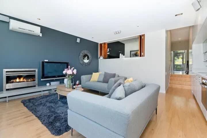 Luxury Lakeview 2 Bedroom Apartment Queenstown Bagian luar foto