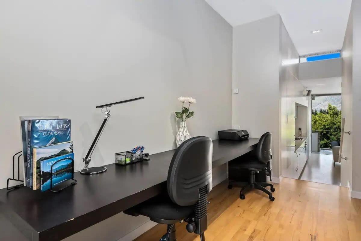 Luxury Lakeview 2 Bedroom Apartment Queenstown Bagian luar foto
