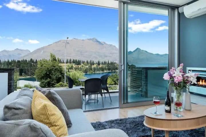 Luxury Lakeview 2 Bedroom Apartment Queenstown Bagian luar foto